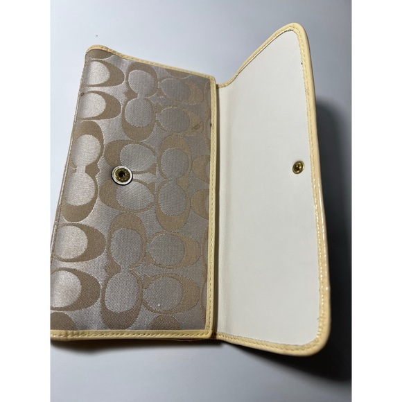 Coach Tan and Cream Women's Bag - Picture 6 of 11